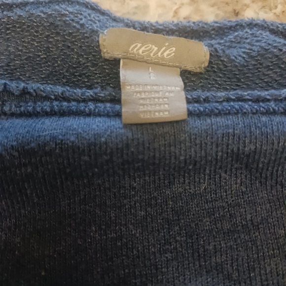 Aerie Light Sweater- Sz. Lg - Picture 3 of 3